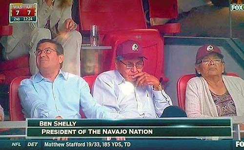 Photo of first couple sporting Redskins gear hits the Internet