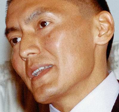 Begay changes parties