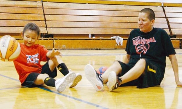 Former WNBA player gives back with free basketball camps
