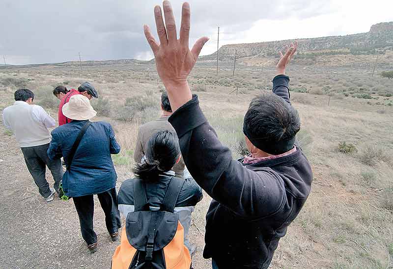 Japanese activists visit uranium area
