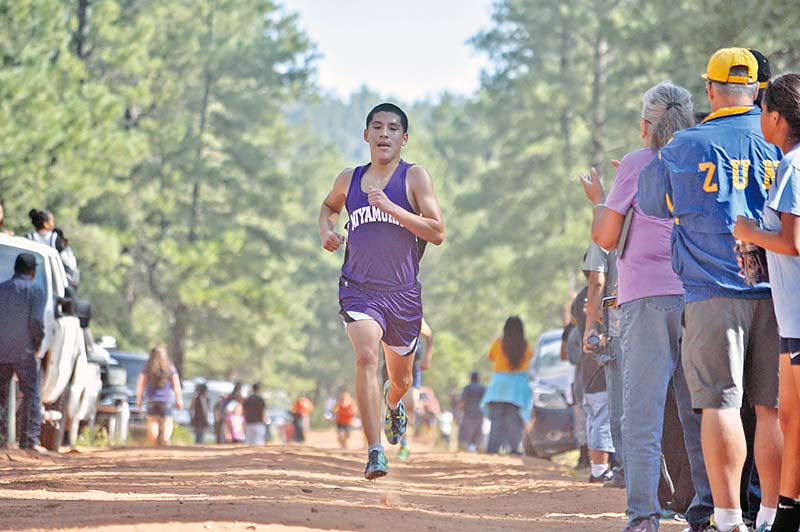Zuni, Laguna-Acoma boys have the personnel to repeat Miyamura’s Thomas looking to extend win streak