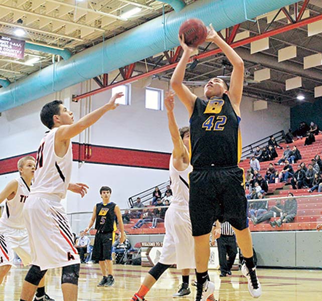 Bloomfield holds off Shiprock to claim title