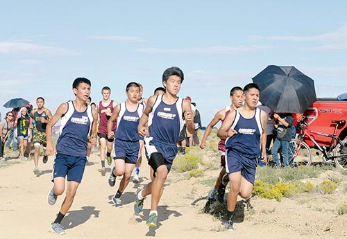 Alamo Navajo boys get pushed, but wins Tohatchi meet