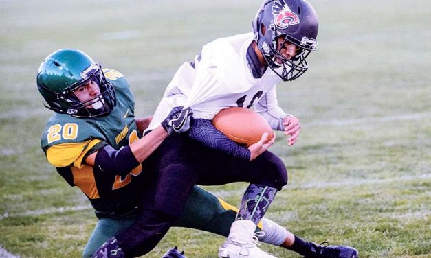 Crownpoint grabs early momentum in 39-16 win over Thoreau