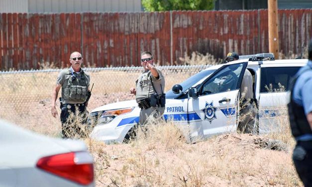 Police talking to man barricaded in Tuba City apartment