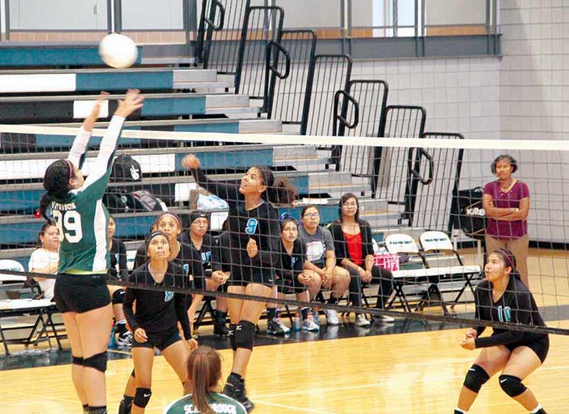 Navajo Prep takes ugly win over Desert Academy
