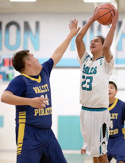 Limping Pinon defeats Valley, hoping for a state playoff berth