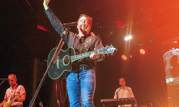 ‘Navajo people love country’