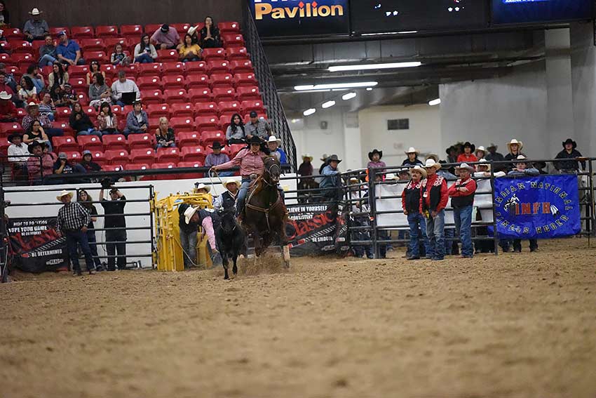 Ganado breakaway roper stays in contention for INFR world title
