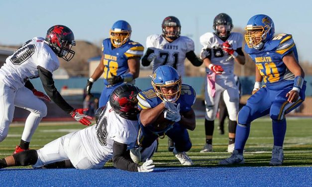 Bloomfield headed to state after fourth-quarter defeat of Grants