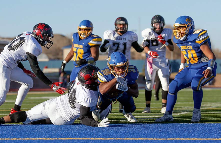 Bloomfield headed to state after fourth-quarter defeat of Grants