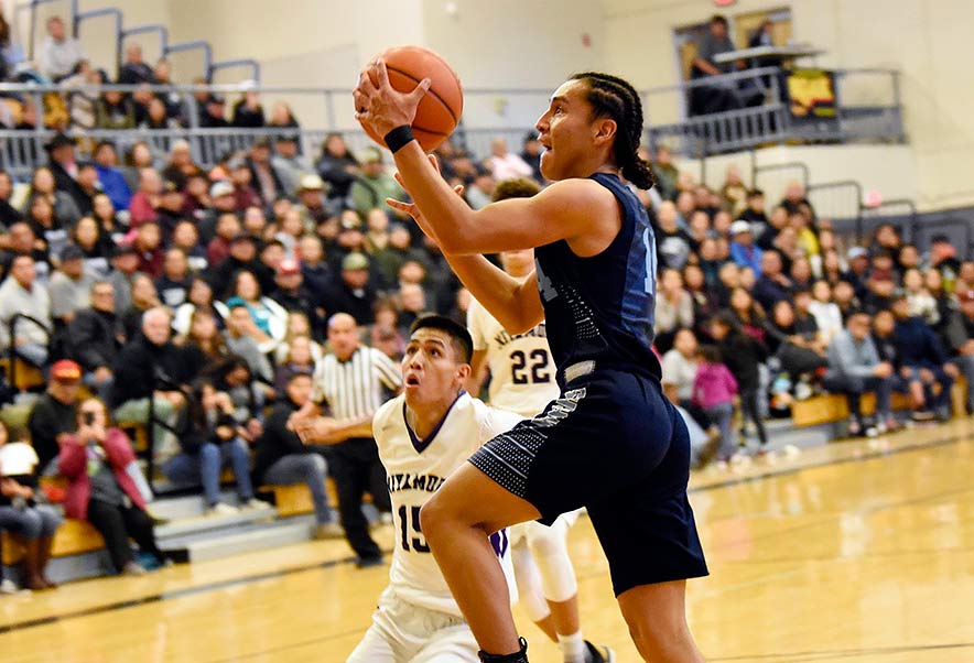 After a slow start, Window Rock posts a W