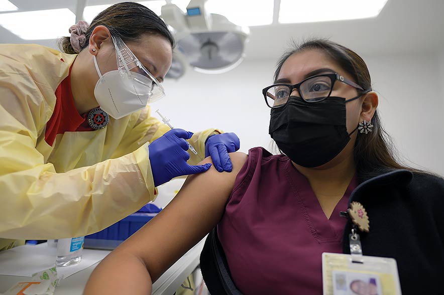 Frontline workers at Ganado receive vaccine