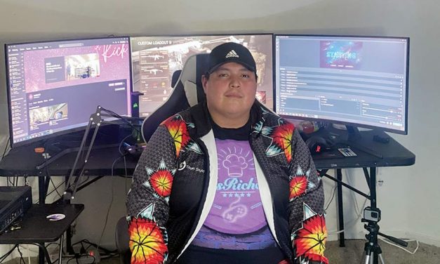 Las Vegas chef leads double life as popular online gamer