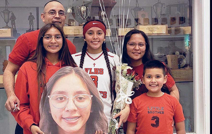 Diné burns up record for Lady Flames