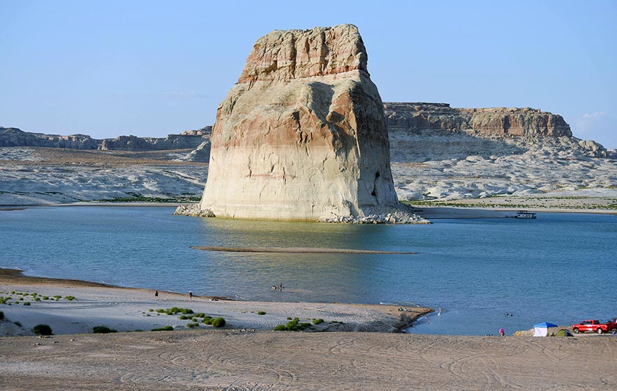 Lake Powell sees decreasing levels as drought continues