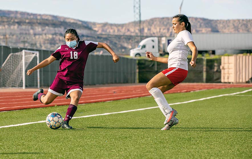 Lady Lynx best familiar foe by 1-0 count