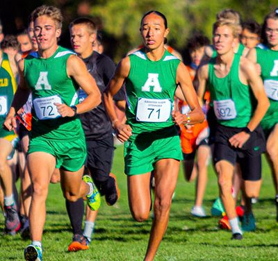 5A runner battles hip woes