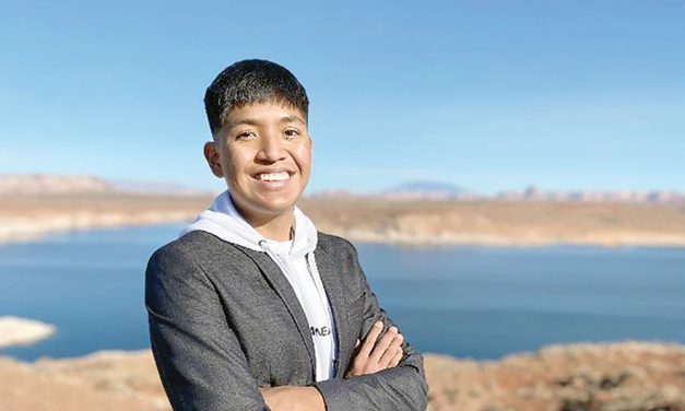 Promises to return: Chief Manuelito Scholarship awarded to 133-plus students