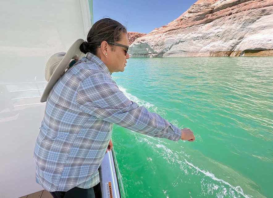 Delegates ‘unwind’ on Lake Powell during work session