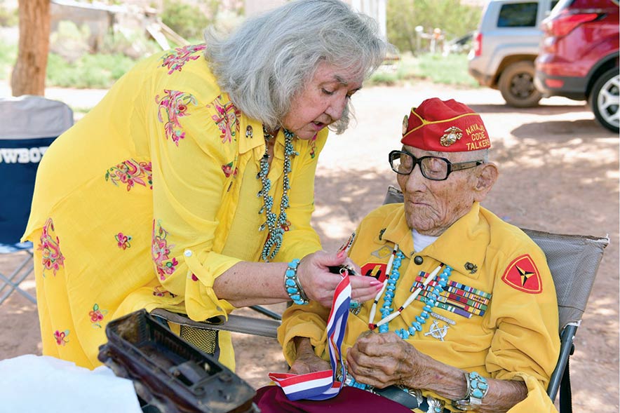 Four Navajo Code Talkers receive  American Spirit Award, medallions