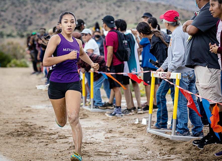 Náshdóítsoh meet: Cross-country off to fast start at Tohatchi