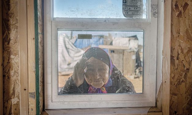 Oljato elder hunkers in makeshift hut while new home is quickly being built