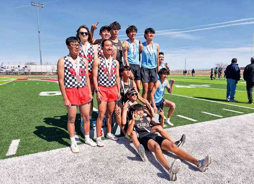 Chinle 4×400 team edges Scouts for region title