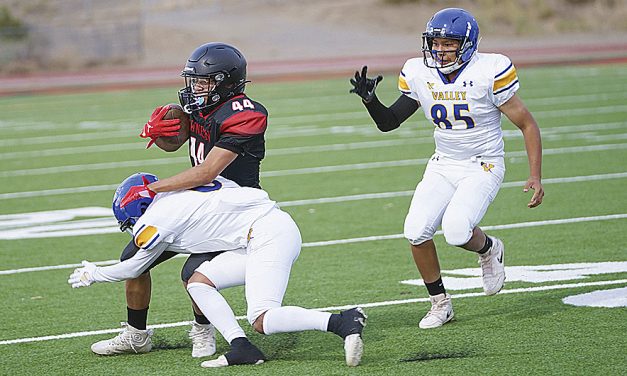 Crownpoint holds off Sanders Valley in season opener