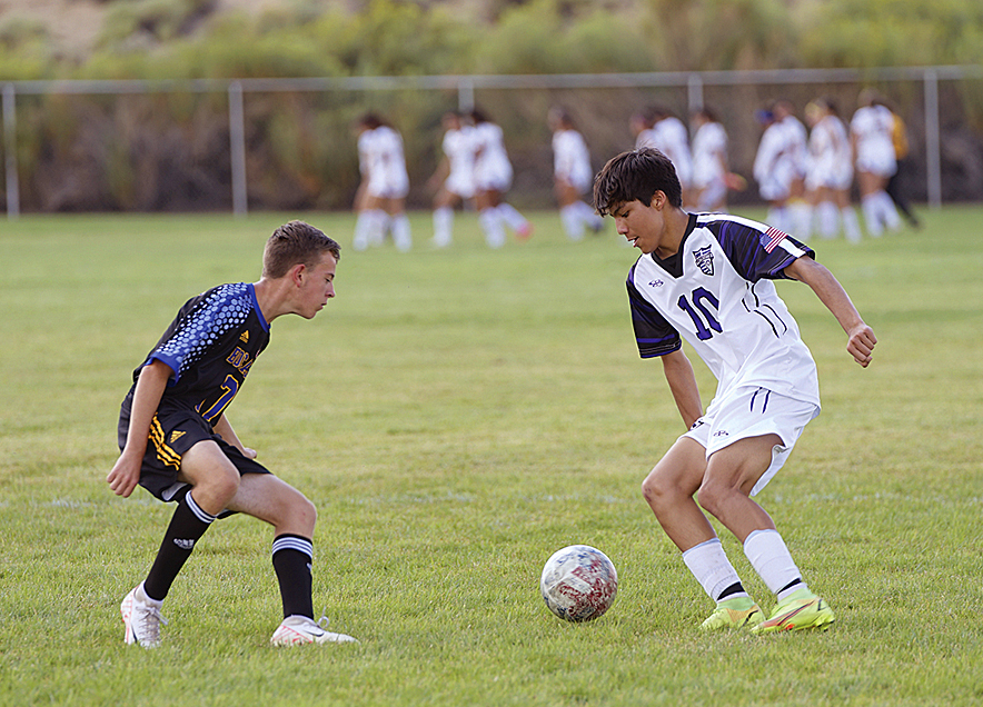 Cross-town rivals: Miyamura boys, Gallup girls score doubleheader wins
