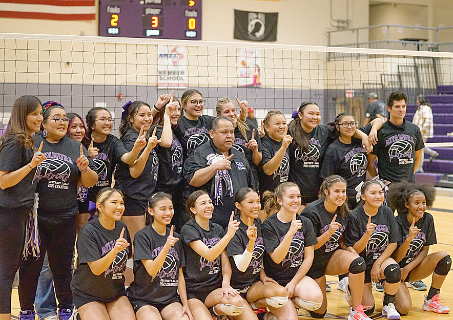 Miyamura netters clinch district title, earn state playoff bid