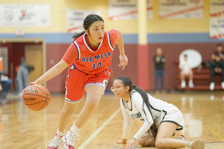 Red Mesa uses fourth-quarter surge to make title game