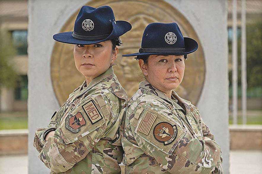 MTI schoolhouse: Two Diné women training the trainer