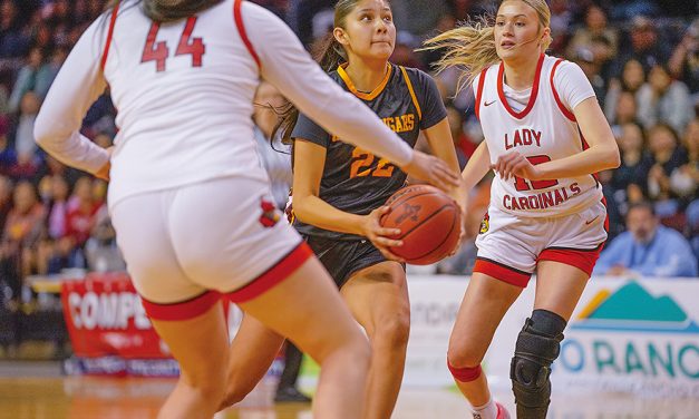 Robertson stuns Tohatchi girls in wild finish