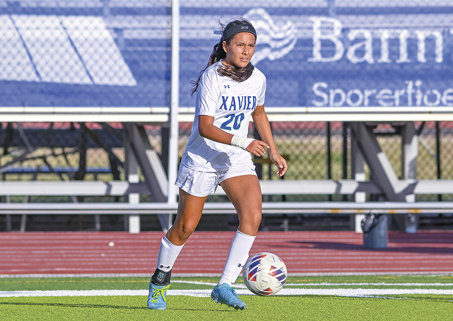 Etsitty’s quiet dominance helps Xavier secure 5th straight state title