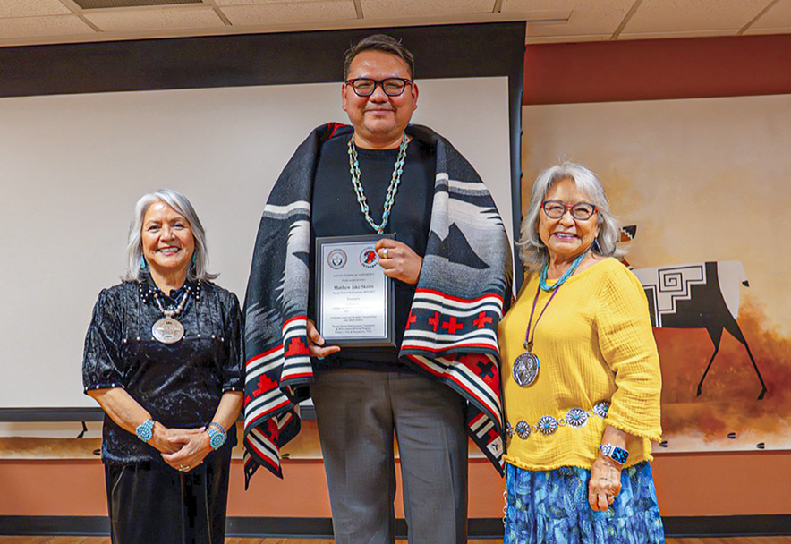 Shił Nahólne’ symposium names new Navajo Nation Poet Laureate