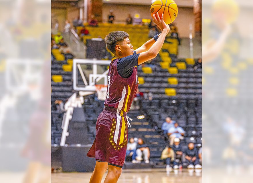 Tohatchi rallies late to stun Chinle, 49–43